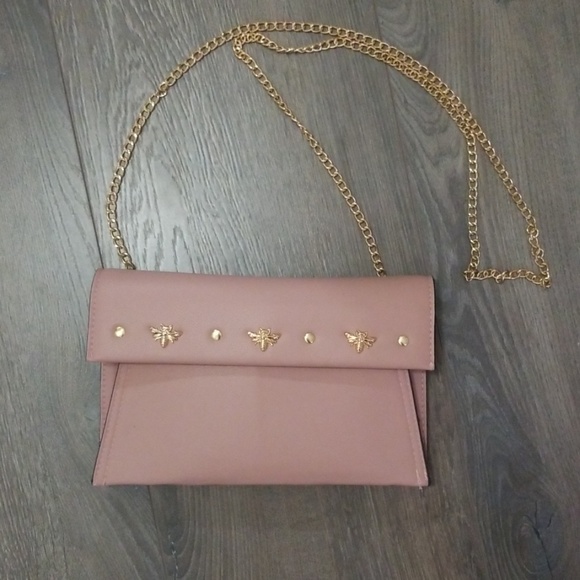 Handbags - NWOT Evening clutch with gold chain